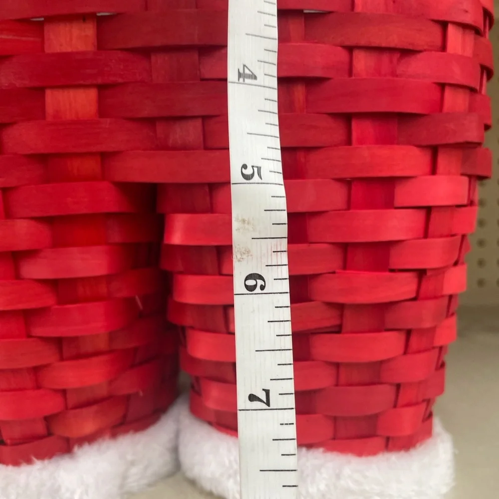 Santa Basket Christmas Decor Great Centerpiece read details